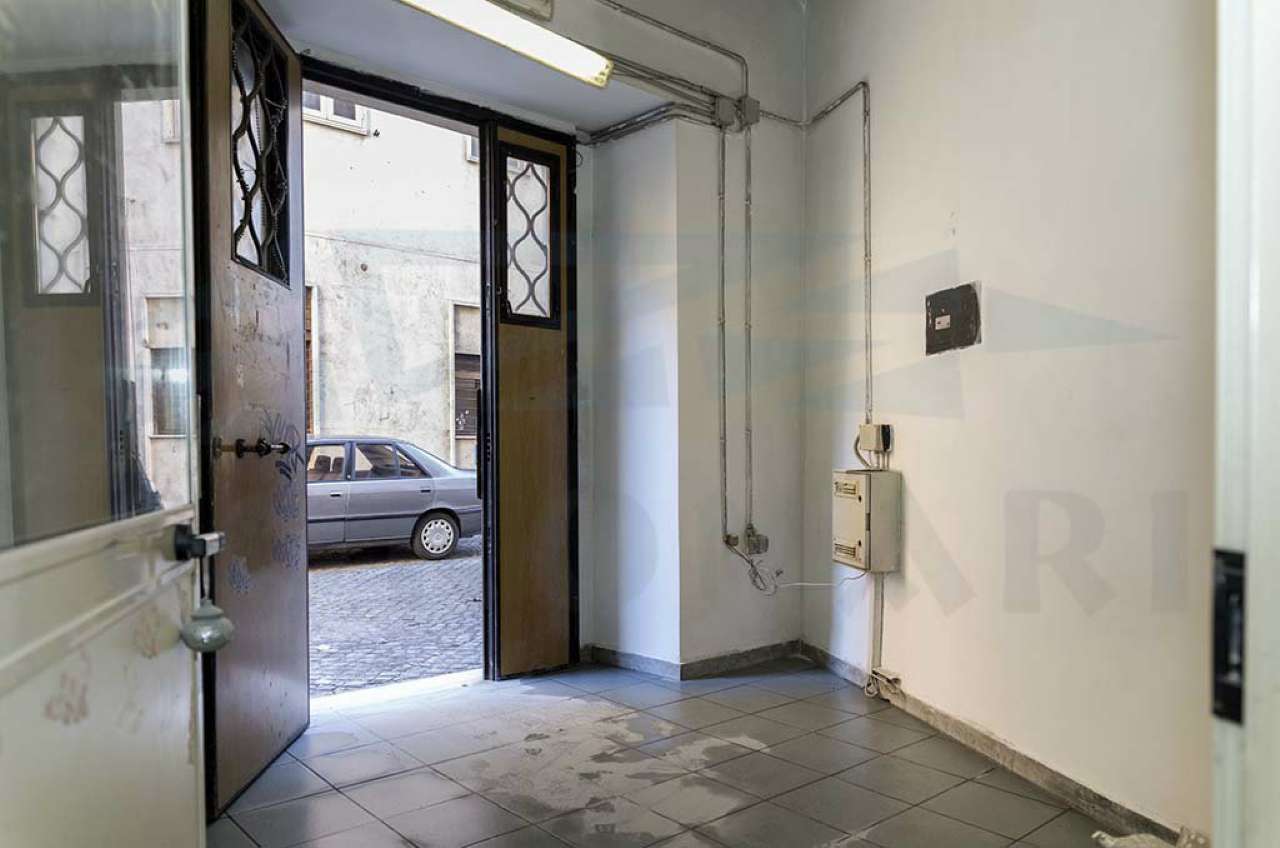 Ufficio - Loc.Com. ROMA vendita  Centro storico delle Mole De’ Fiorentini. STUDIO IMMOBILIARE CORONARI SRL