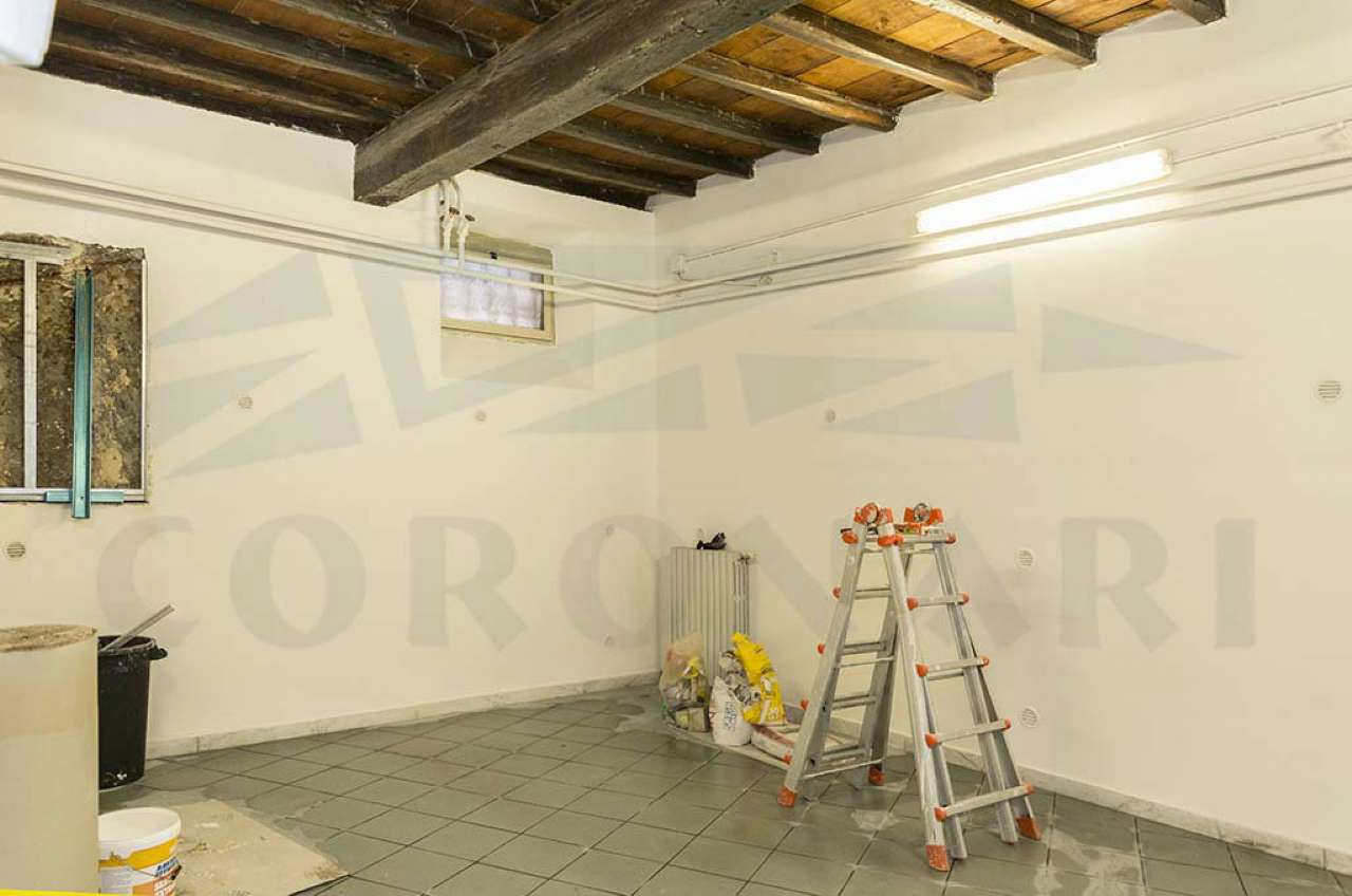 Ufficio - Loc.Com. ROMA vendita  Centro storico delle Mole De’ Fiorentini. STUDIO IMMOBILIARE CORONARI SRL