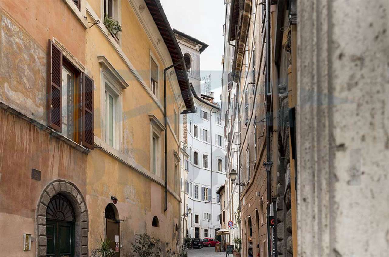 Negozio - Loc.Com. ROMA vendita  Centro storico delle Vacche STUDIO IMMOBILIARE CORONARI SRL
