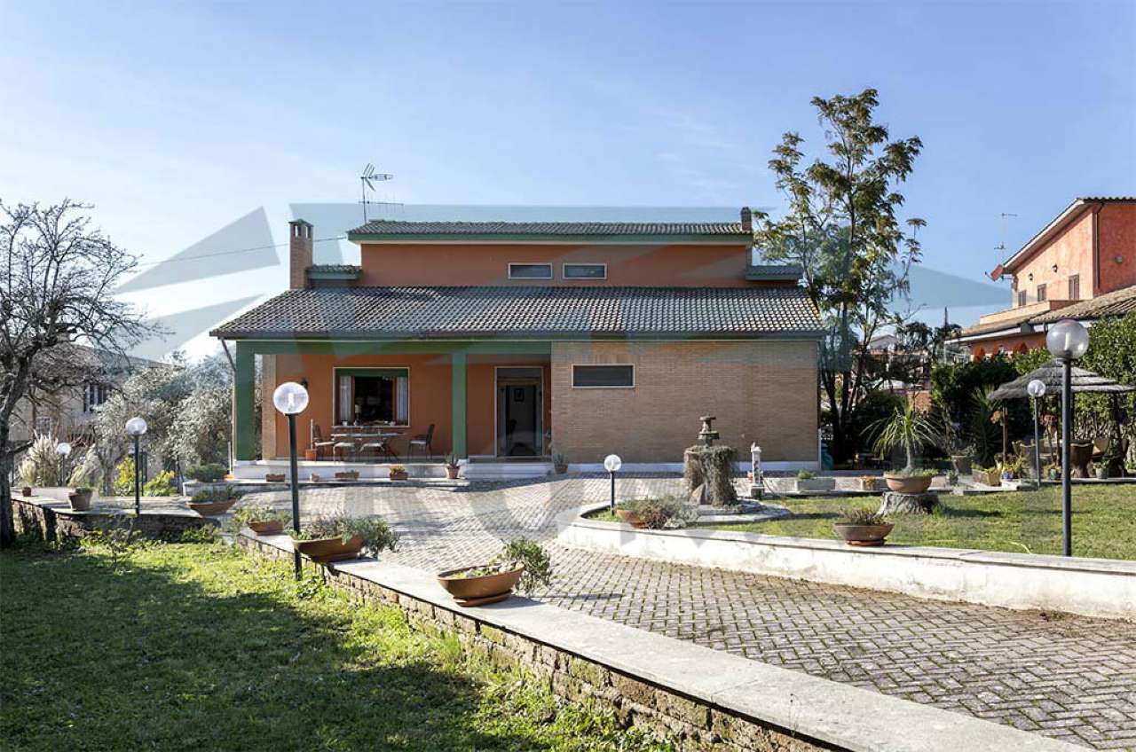 Villa Trifamiliare GENZANO DI ROMA vendita   Colle di Cicerone STUDIO IMMOBILIARE CORONARI SRL