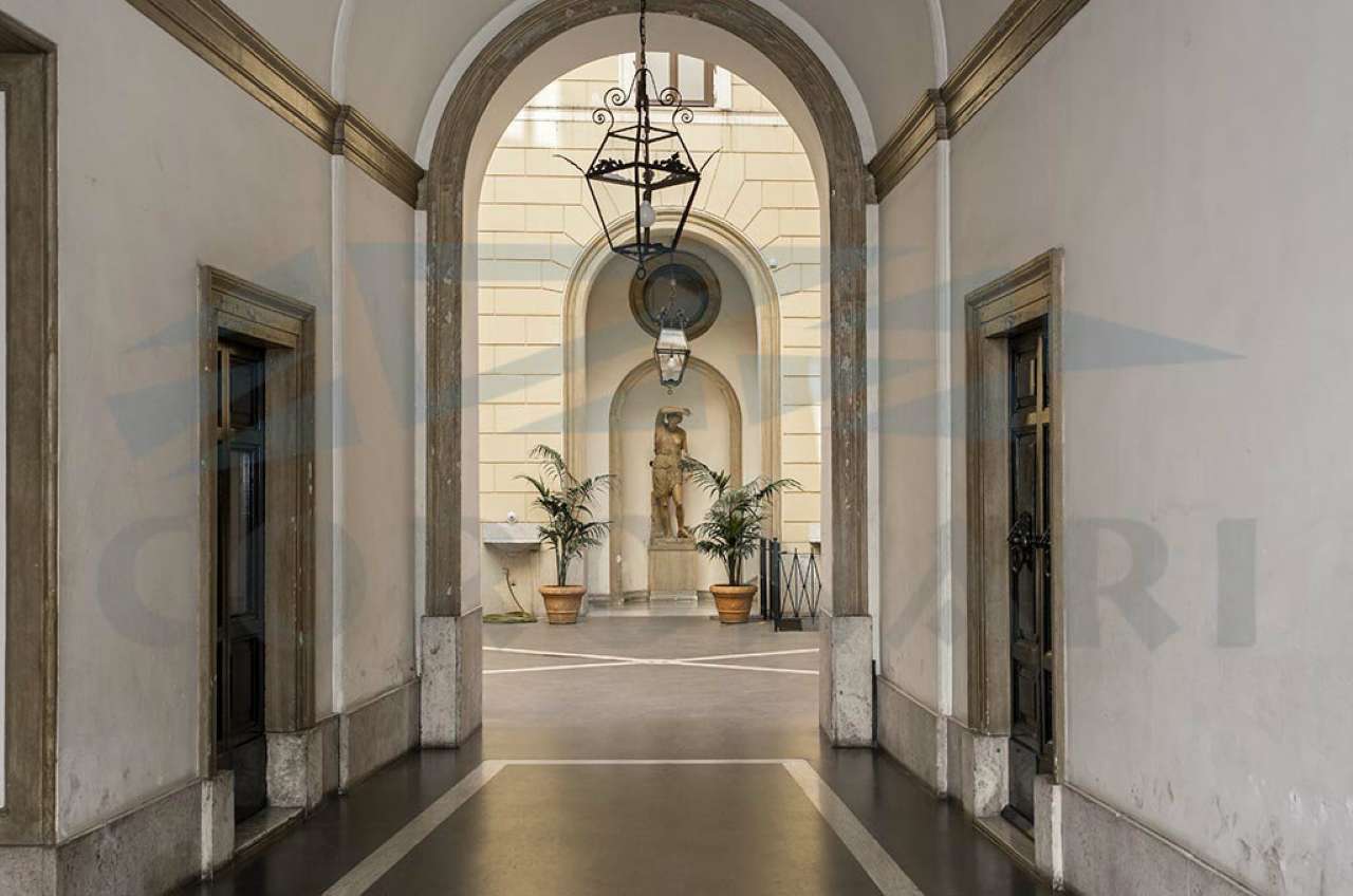 Ufficio - Loc.Com. ROMA affitto  Centro storico della fontanella di borghese STUDIO IMMOBILIARE CORONARI SRL
