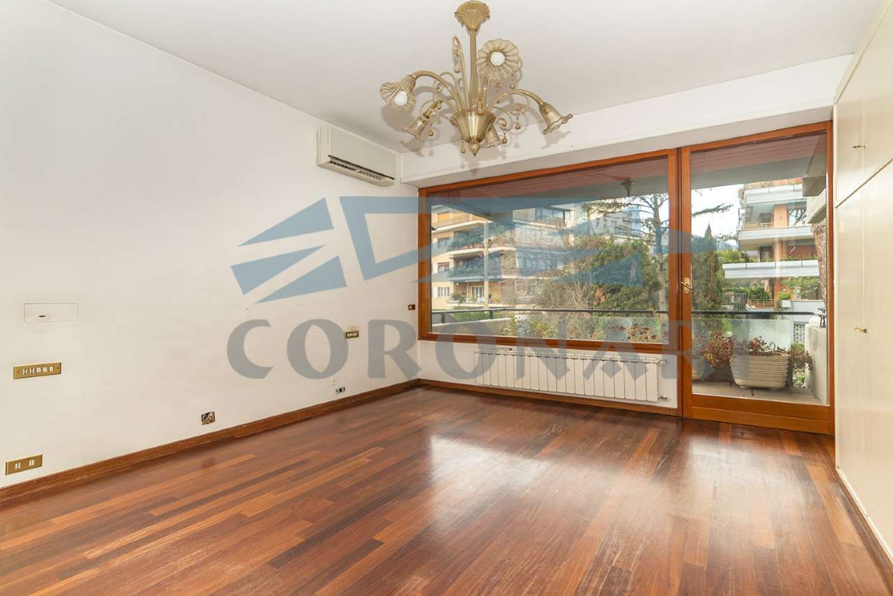 Appartamento ROMA vendita  VIGNA CLARA dei Colli della Farnesina STUDIO IMMOBILIARE CORONARI SRL