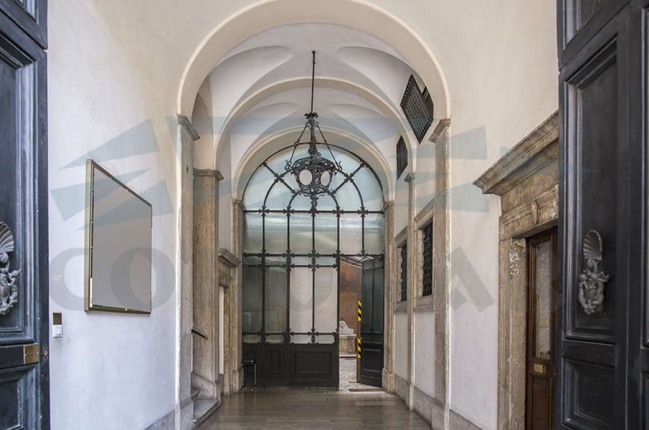 Appartamento ROMA affitto  Centro storico della Colonna Antonina STUDIO IMMOBILIARE CORONARI SRL