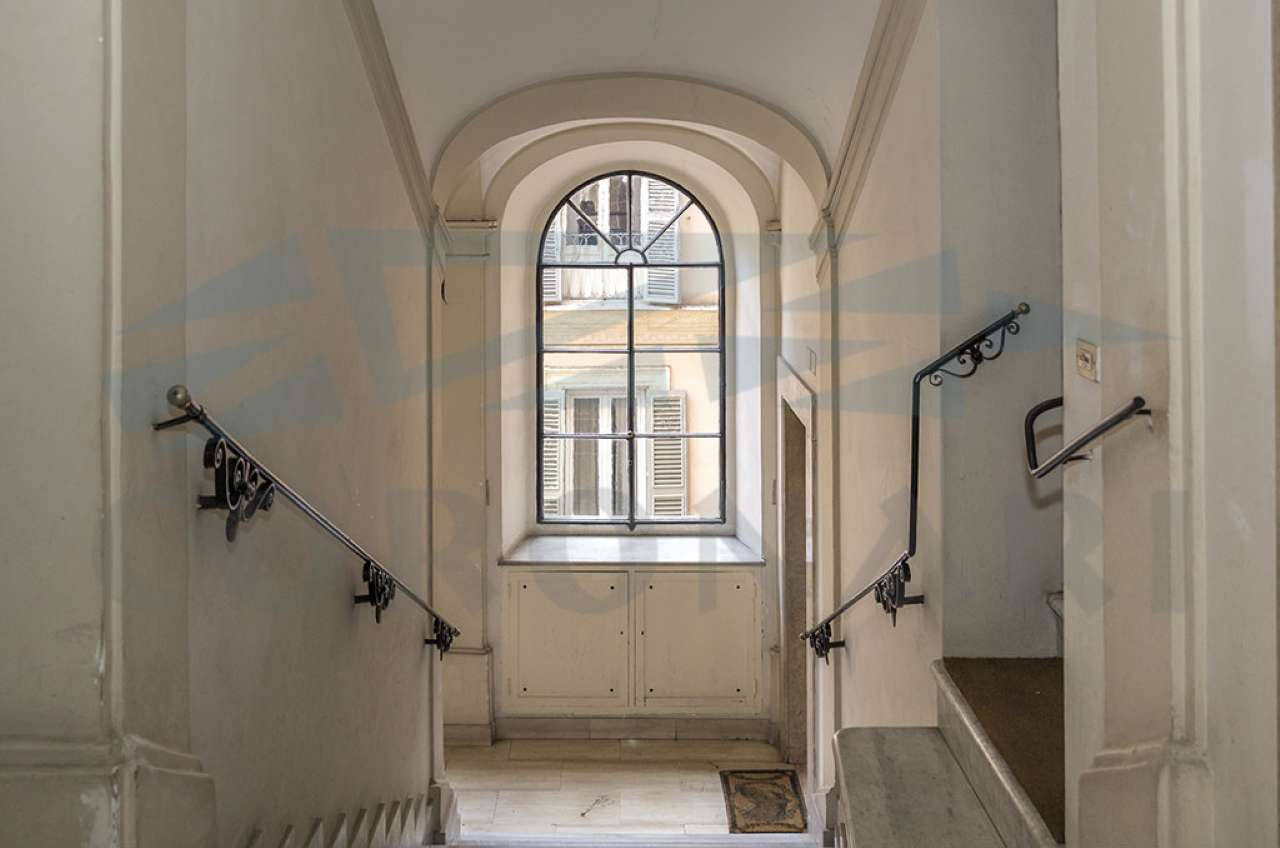 Appartamento ROMA affitto  Centro storico della Colonna Antonina STUDIO IMMOBILIARE CORONARI SRL