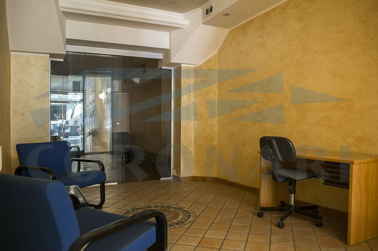Negozio - Loc.Com. ROMA vendita  PRATI Cola di Rienzo STUDIO IMMOBILIARE CORONARI SRL