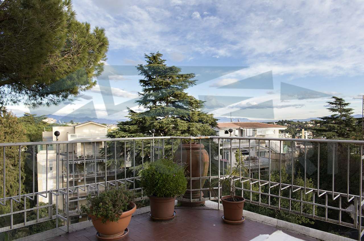  roma vendita quart: vigna clara studio immobiliare coronari srl