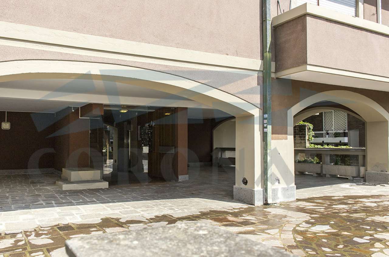 Appartamento ROMA vendita  Cassia flaminia Vito Sinisi STUDIO IMMOBILIARE CORONARI SRL