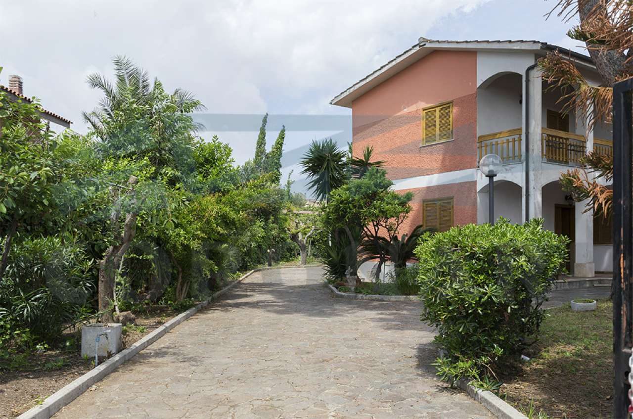 Villa Trifamiliare LADISPOLI vendita   del Granchio STUDIO IMMOBILIARE CORONARI SRL