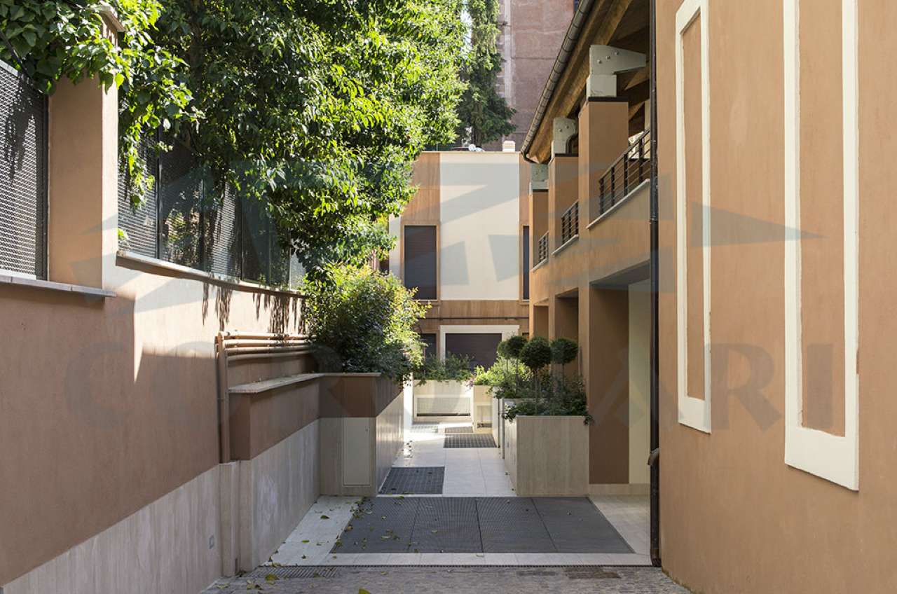 Box auto - Posto auto ROMA affitto  TRASTEVERE   STUDIO IMMOBILIARE CORONARI SRL