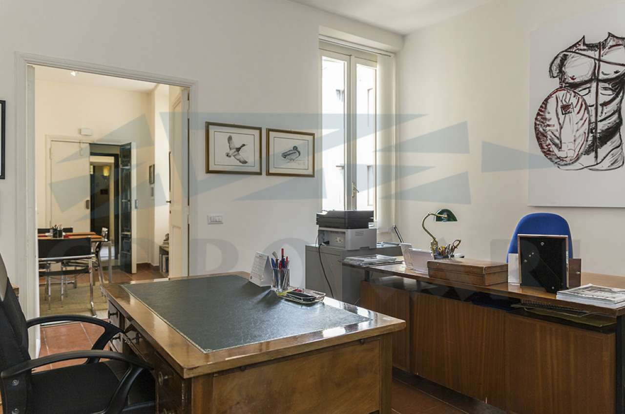 Ufficio - Loc.Com. ROMA affitto  Centro storico della fontanella di borghese STUDIO IMMOBILIARE CORONARI SRL