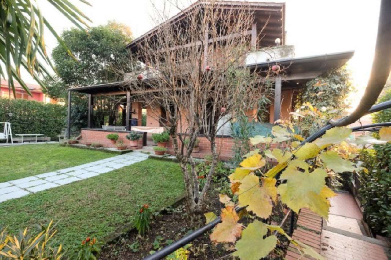 Villa Affiancata - Schiera BOLTIERE vendita   dei Tigli RE/MAX Expo