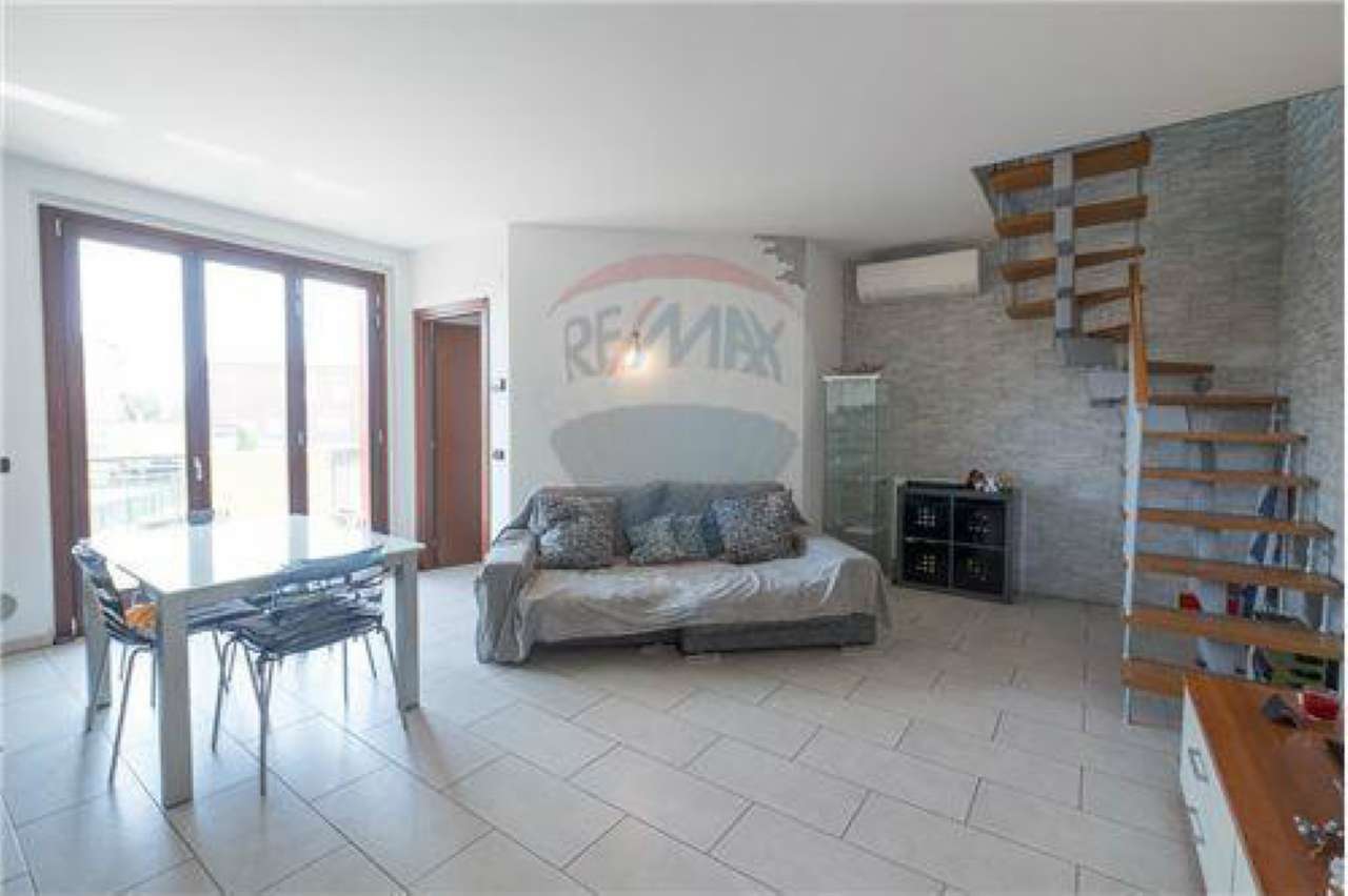 Appartamento CAPRIATE SAN GERVASIO vendita   Orefici RE/MAX Expo