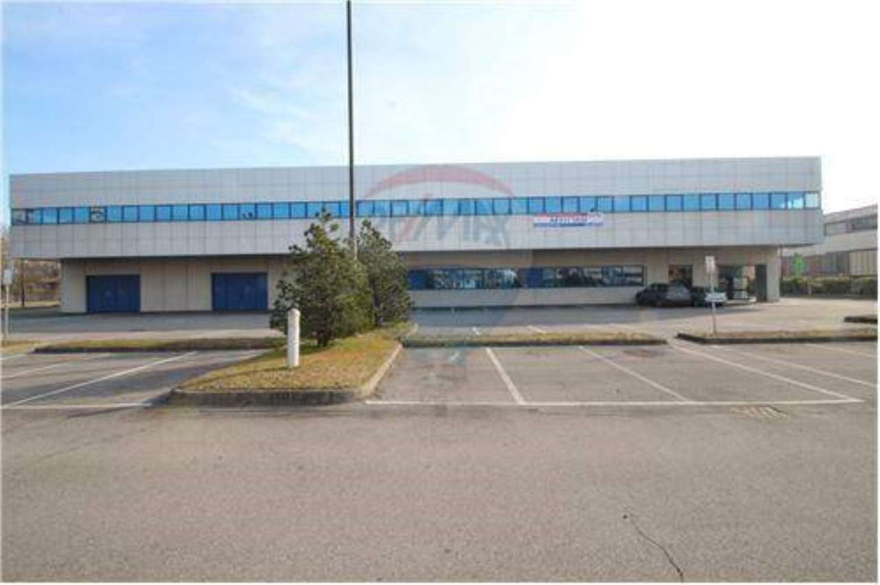 Capannoni (Tutti) MILANO affitto  CHIESA ROSSA  RE/MAX Expo