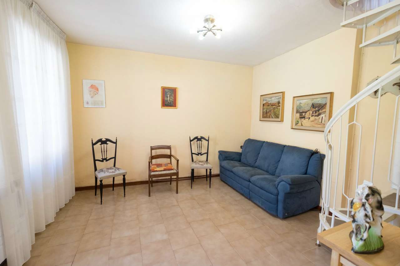 Stabile intero - Palazzo BREMBATE vendita   Vicolo Consoli RE/MAX Expo