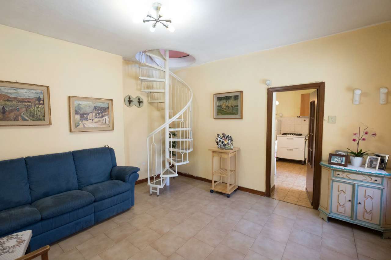 Stabile intero - Palazzo BREMBATE vendita   Vicolo Consoli RE/MAX Expo