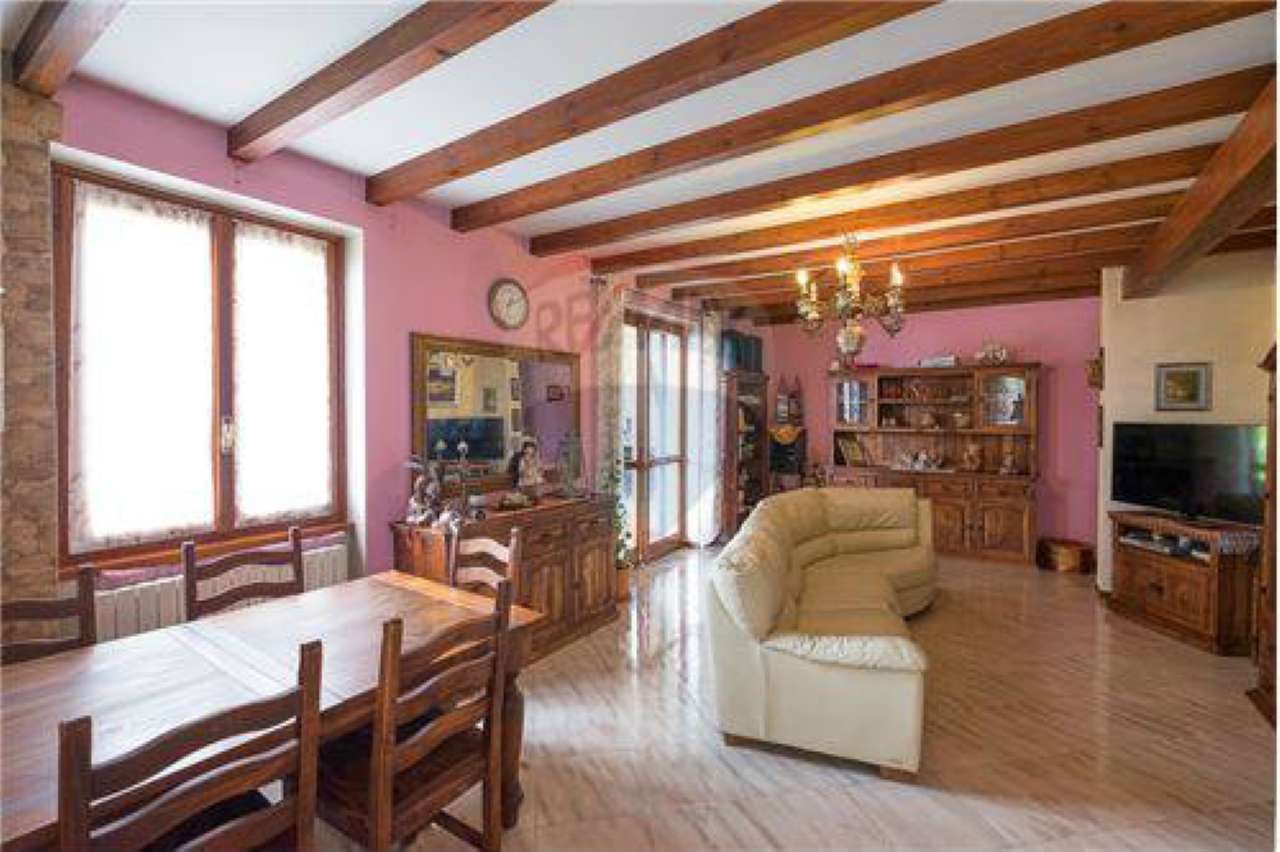 Villa Bifamiliare CAPRINO BERGAMASCO vendita   pozzoni RE/MAX Expo