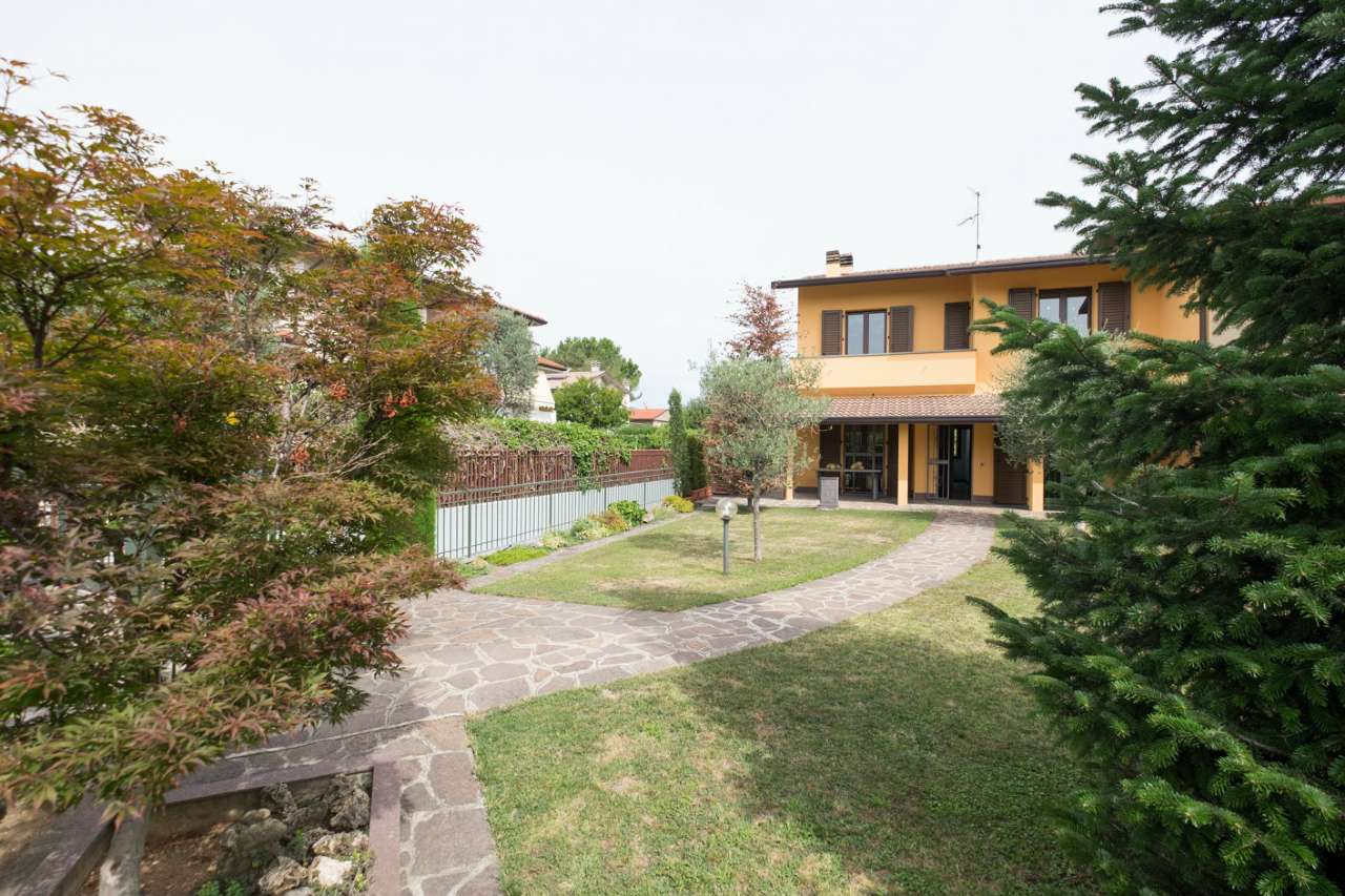 Villa Bifamiliare AZZANO SAN PAOLO vendita    RE/MAX Expo