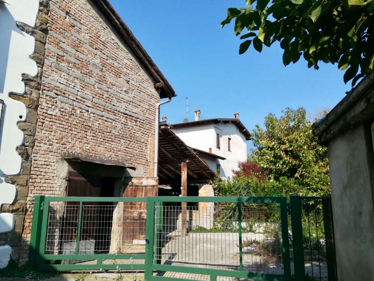 Rustico - Cascina BONATE SOPRA vendita   via San Francesco d'Assisi RE/MAX Expo