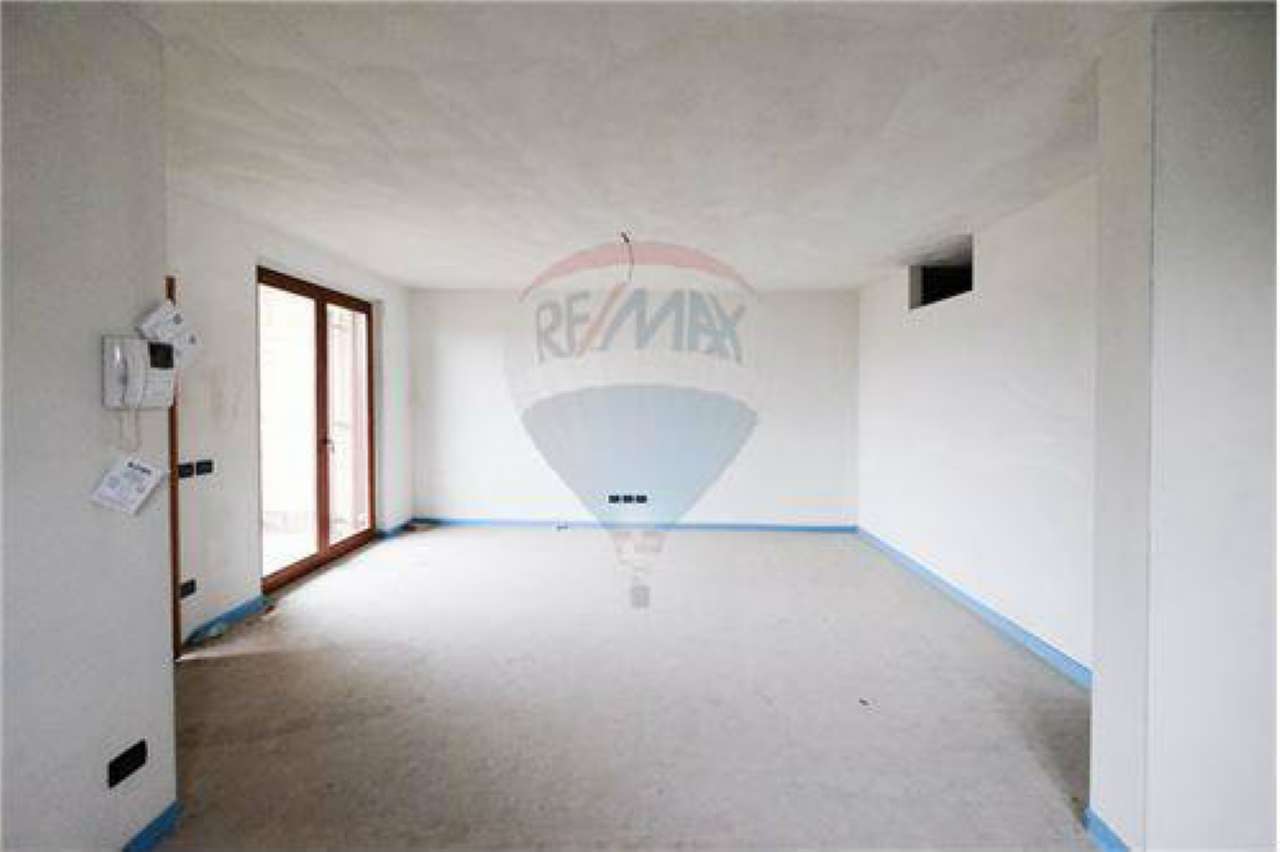 Appartamento ROBBIATE vendita   XXV APRILE RE/MAX Expo