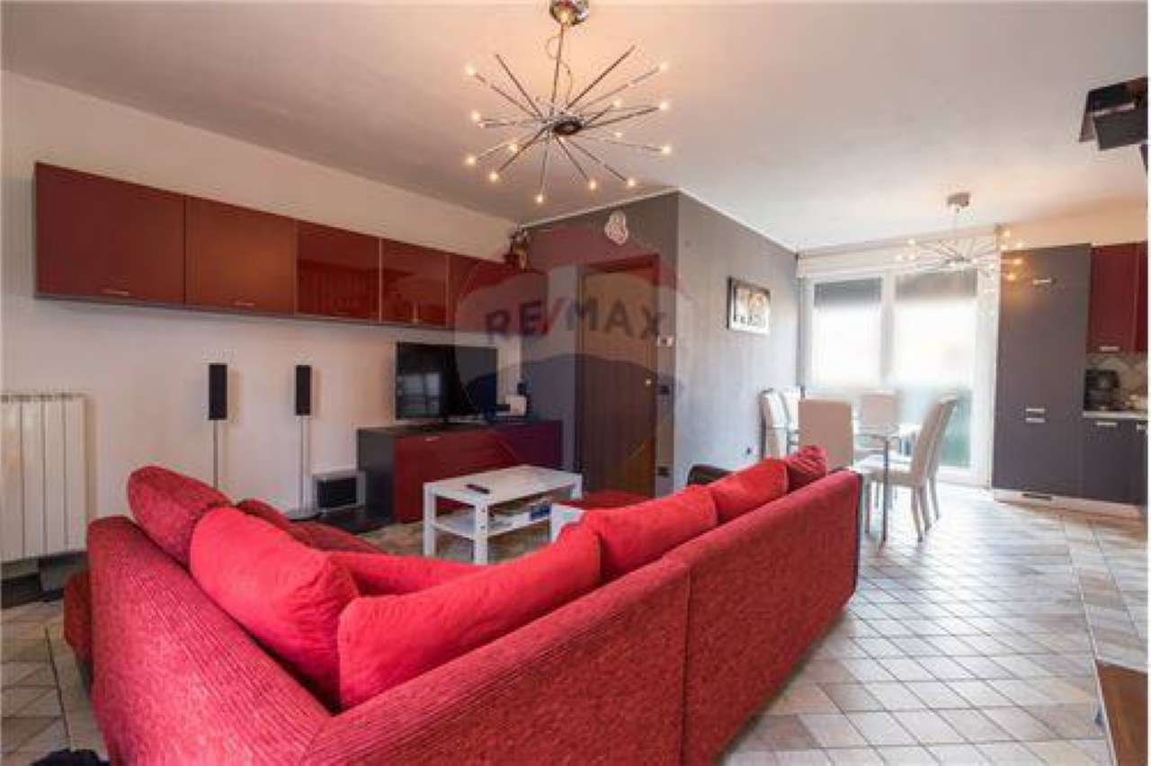 Appartamento OSIO SOTTO vendita   Francesco Petrarca RE/MAX Expo
