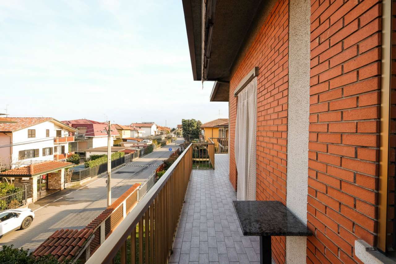 Villa Unifamiliare - Indipendente CISERANO vendita   via Del Torchio RE/MAX Expo