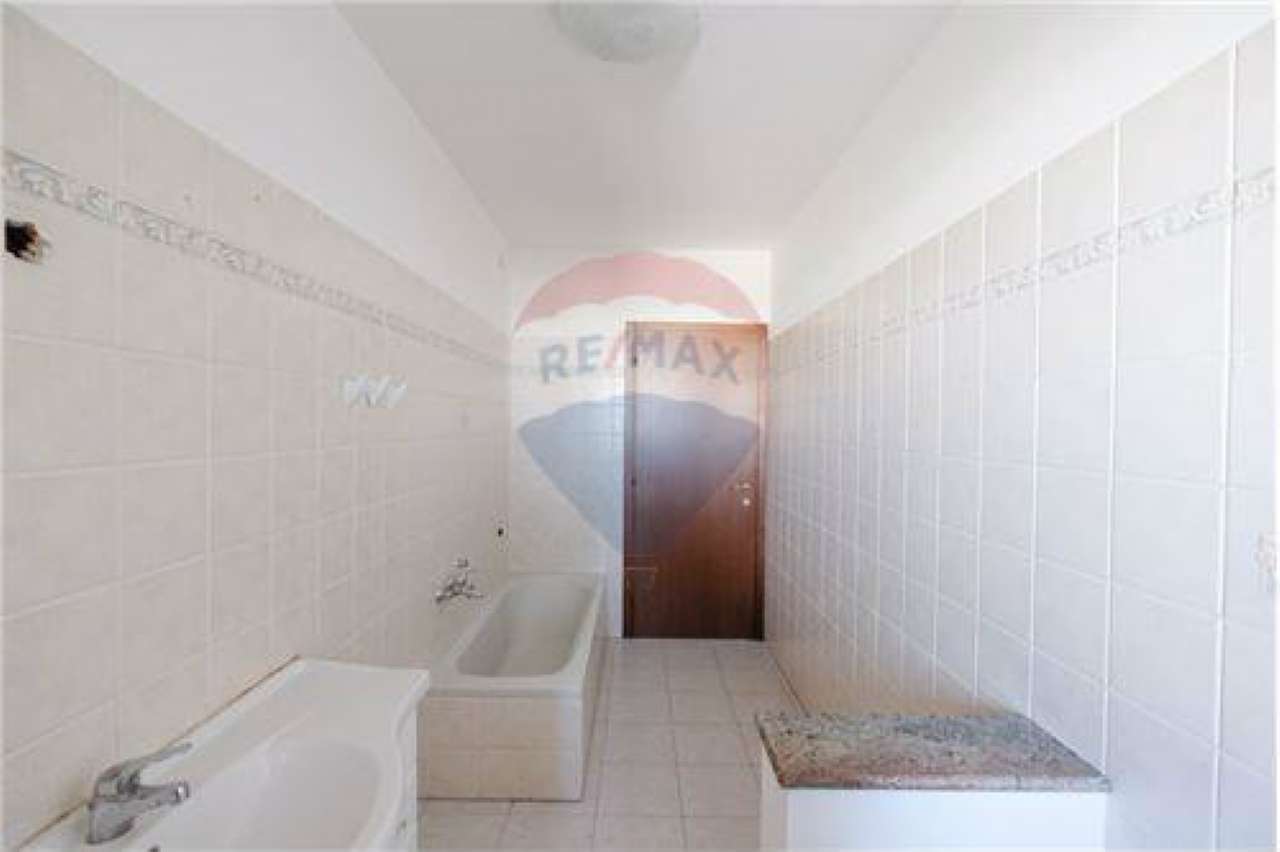 Appartamento MEDOLAGO affitto   Italia RE/MAX Expo