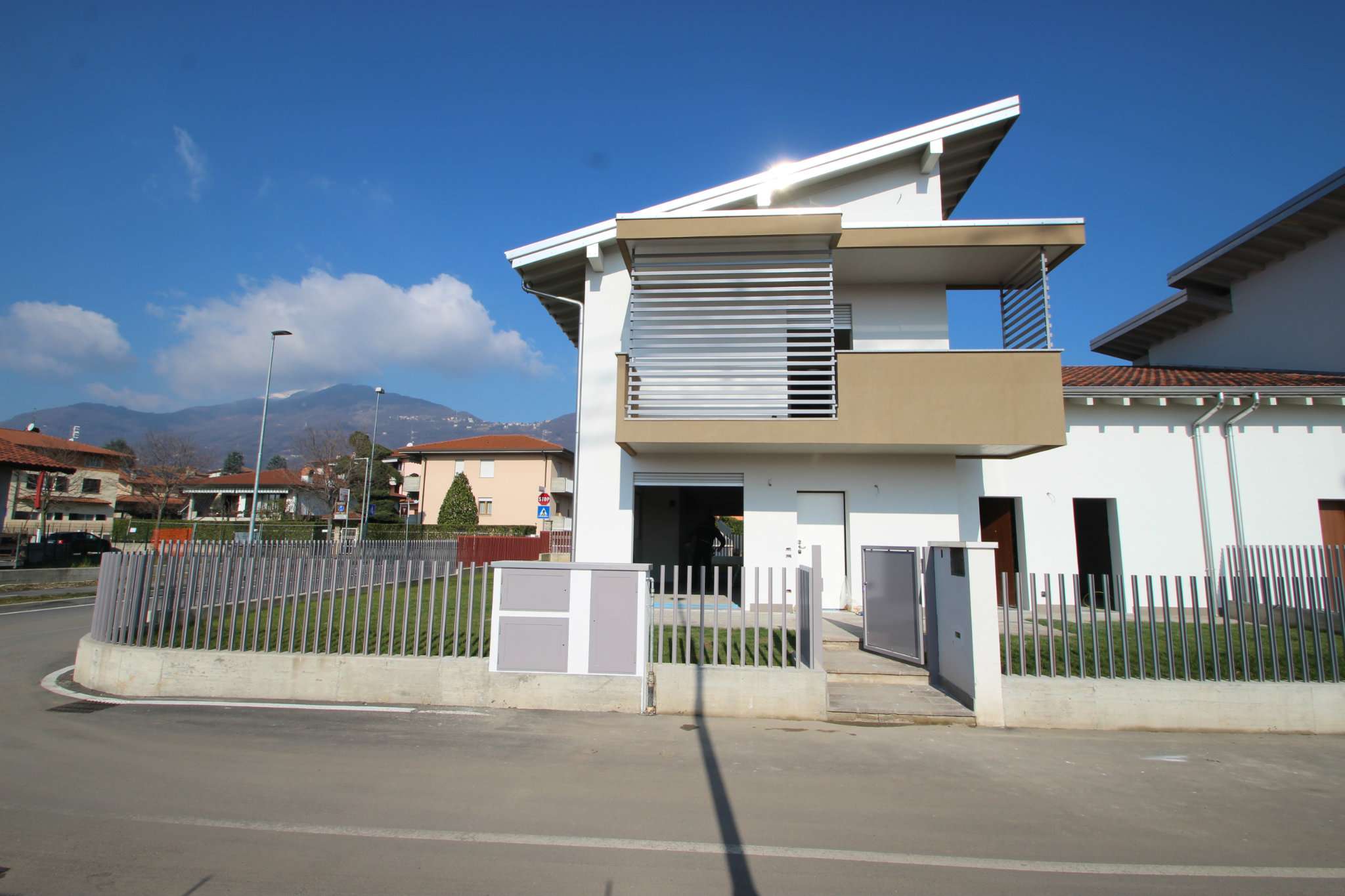 Villa ALMENNO SAN BARTOLOMEO vendita   Strada della Regina RE/MAX Expo