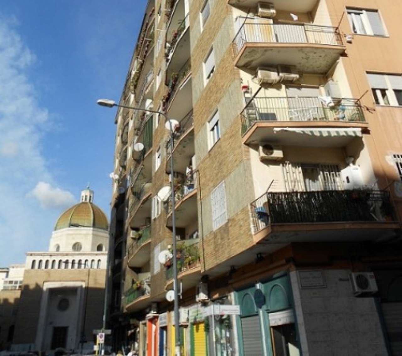 Negozio - Loc.Com. NAPOLI affitto  Fuorigrotta Raffaele Caravaglios Ideim S.r.l.