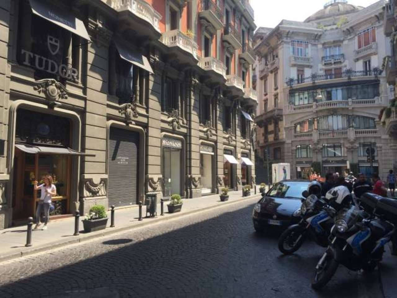  napoli affitto quart: san ferdinando arco immobiliare deluxe napoli via dei mille n 16