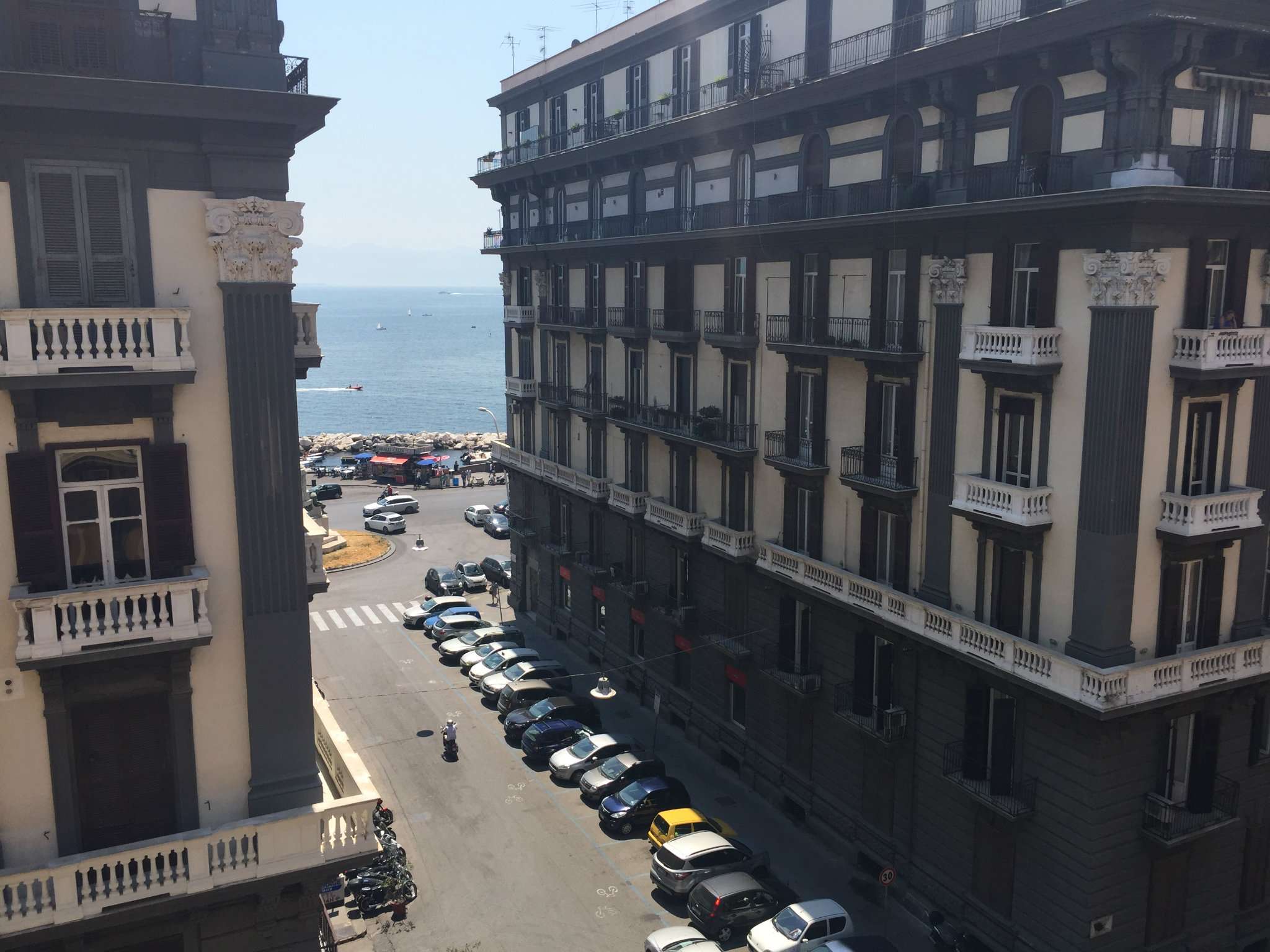  napoli vendita quart: chiaia arco immobiliare deluxe napoli via dei mille n 16