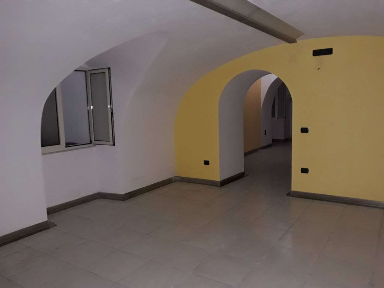 Negozio - Loc.Com. NAPOLI affitto  MERCATO BOVIO ARCO IMMOBILIARE DELUXE NAPOLI VIA DEI MILLE N 16