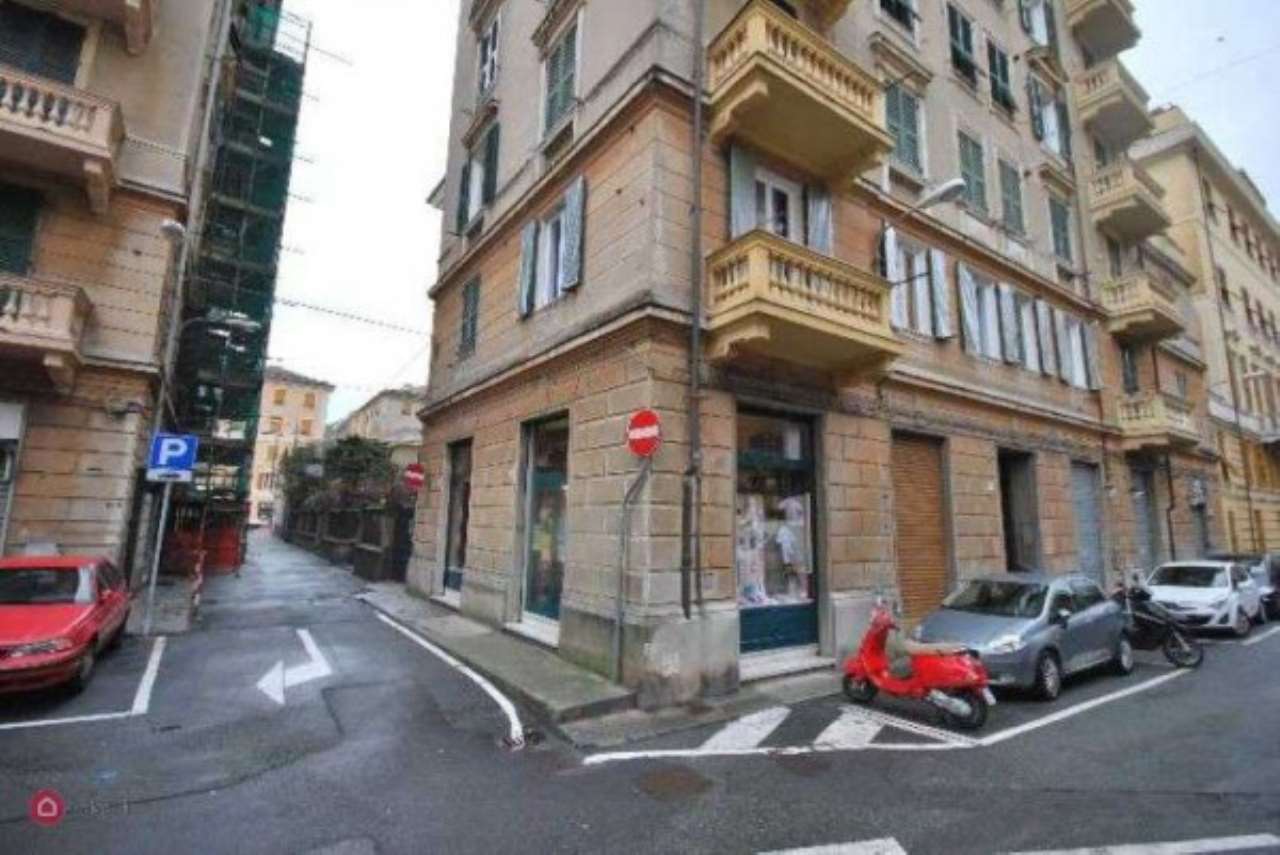 Negozio - Loc.Com. GENOVA vendita   VADO Immobiliare Pugliese S.N.C.