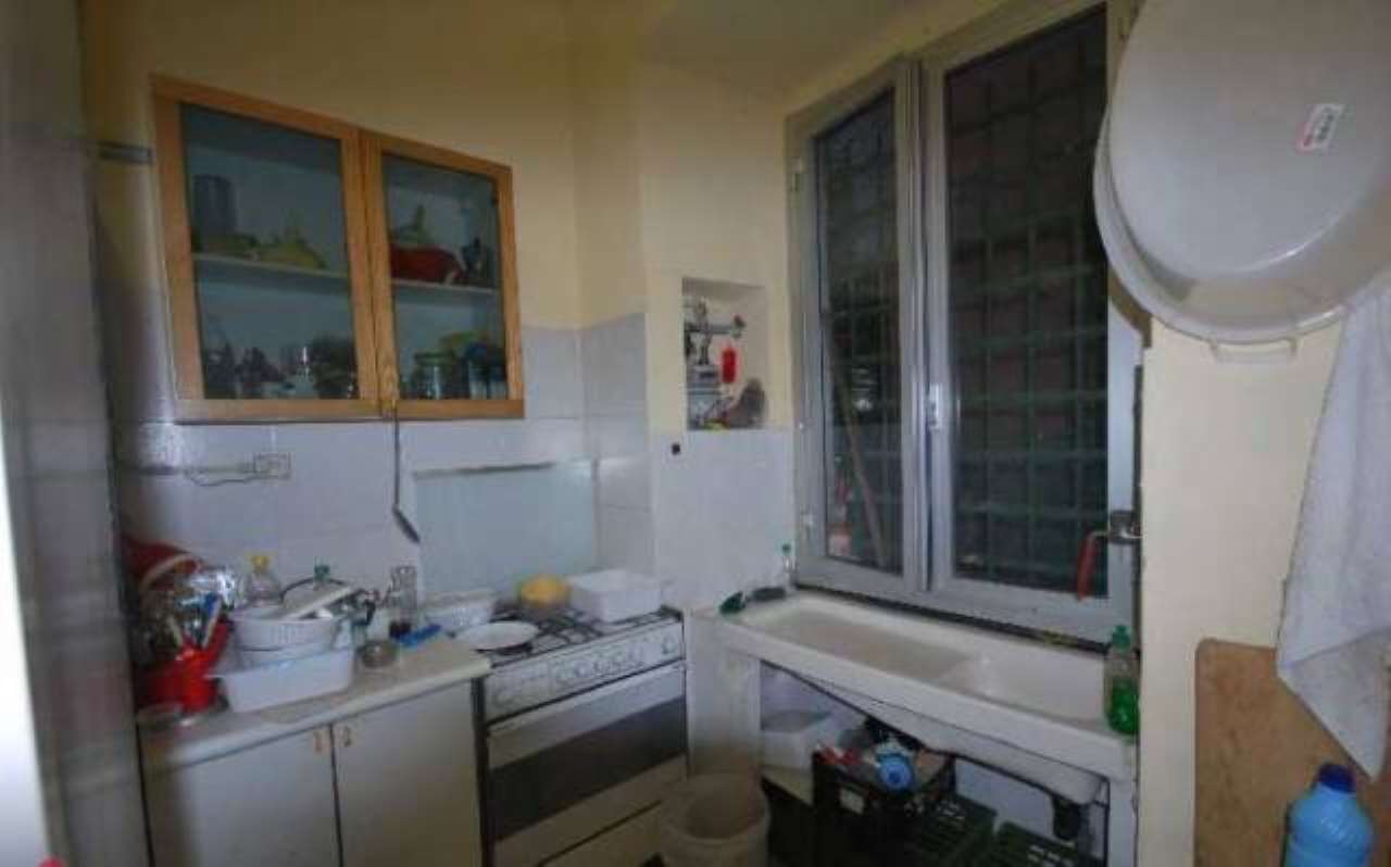 Negozio - Loc.Com. GENOVA vendita   PERTINACE Immobiliare Pugliese S.N.C.