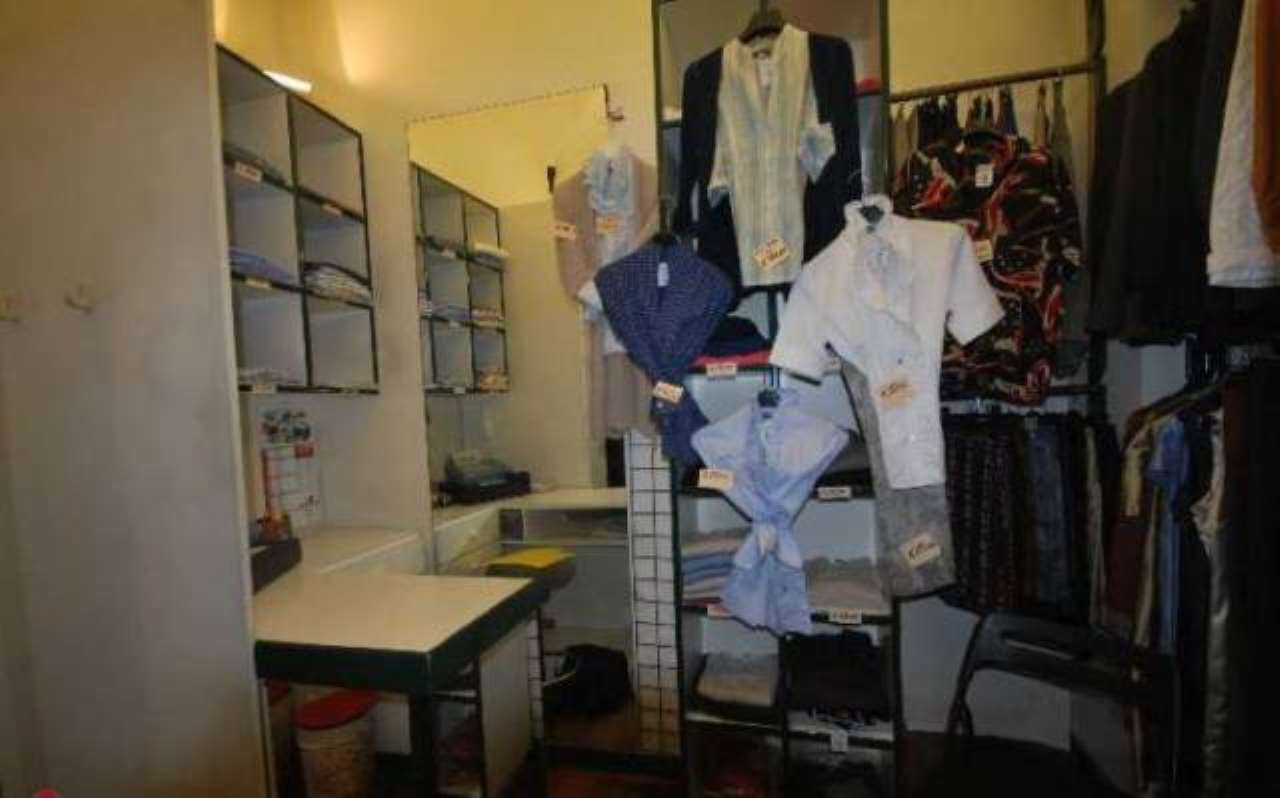 Negozio - Loc.Com. GENOVA vendita   CASANA Immobiliare Pugliese S.N.C.