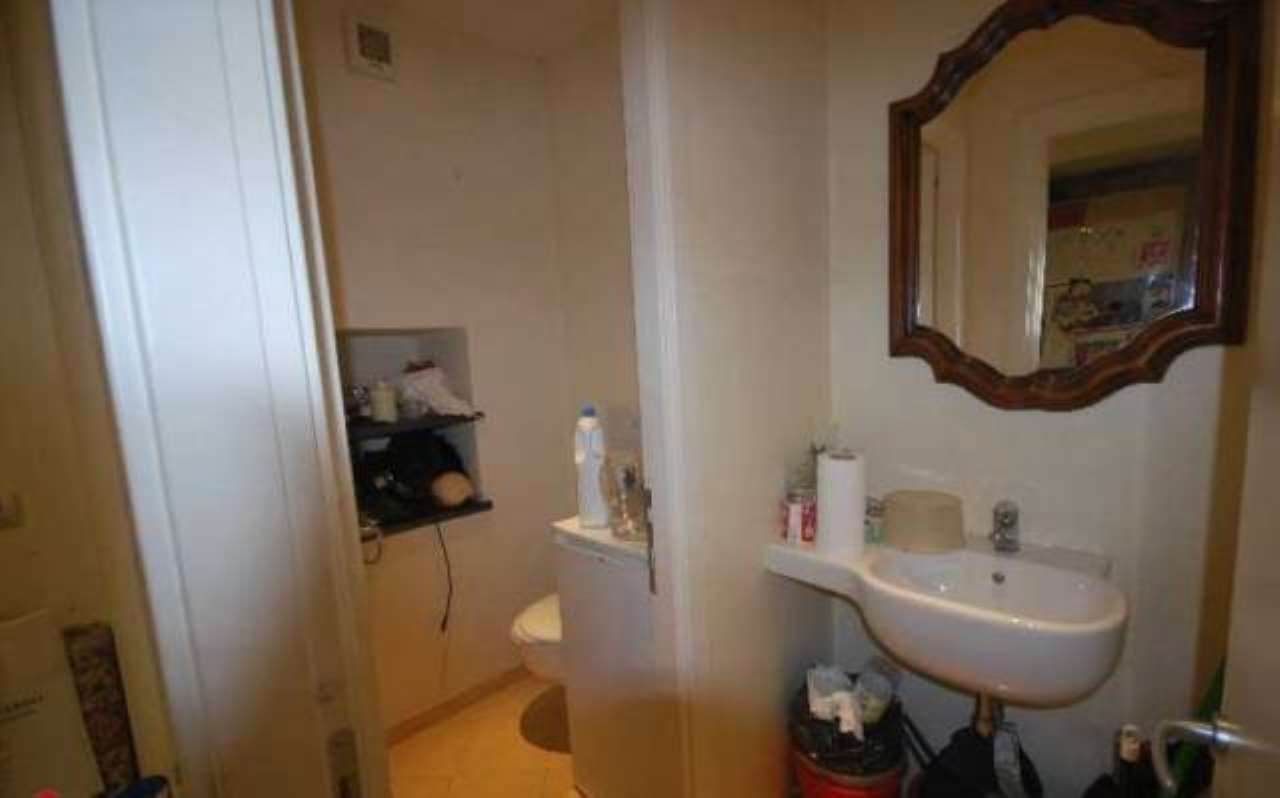 Negozio - Loc.Com. GENOVA affitto  CENTRO STORICO VIA CHIABRERA Immobiliare Pugliese S.N.C.