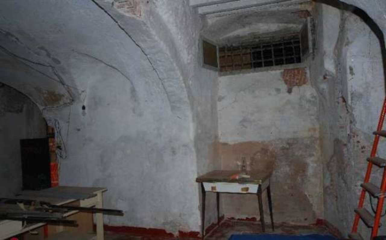 Negozio - Loc.Com. GENOVA vendita   SANTA ROSA Immobiliare Pugliese S.N.C.