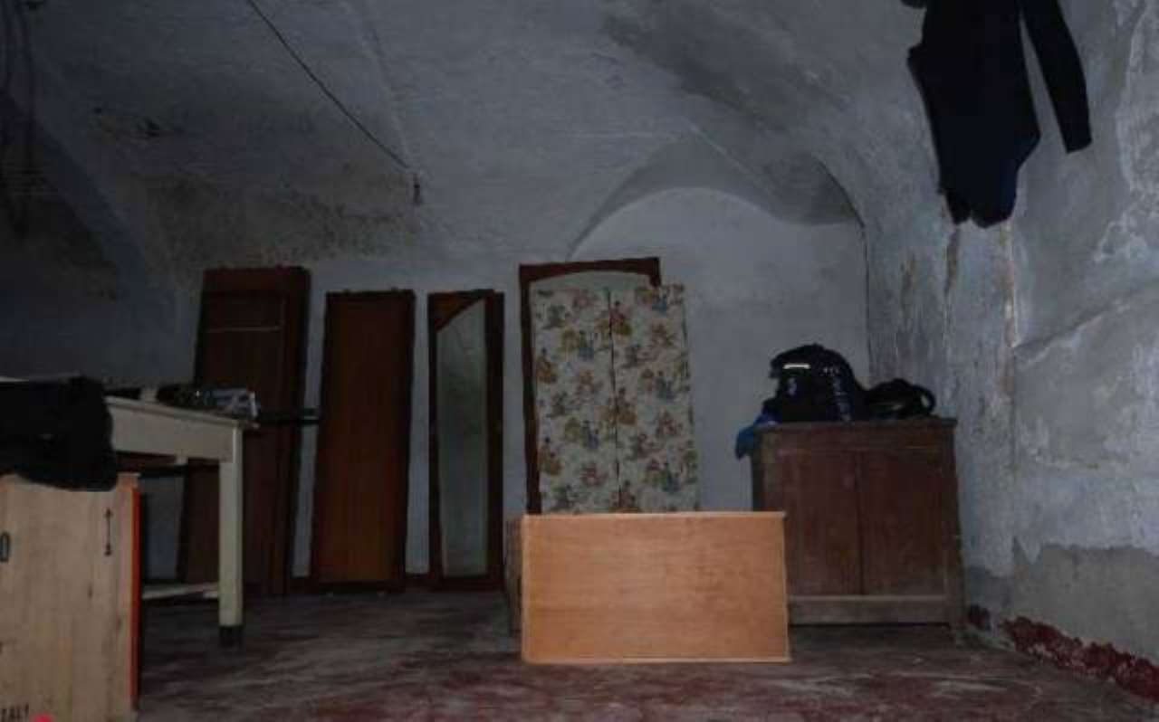 Negozio - Loc.Com. GENOVA vendita   SANTA ROSA Immobiliare Pugliese S.N.C.
