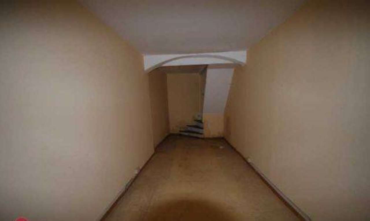 Negozio - Loc.Com. GENOVA affitto  CENTRO STORICO SUPERIORE DEL FERRO Immobiliare Pugliese S.N.C.