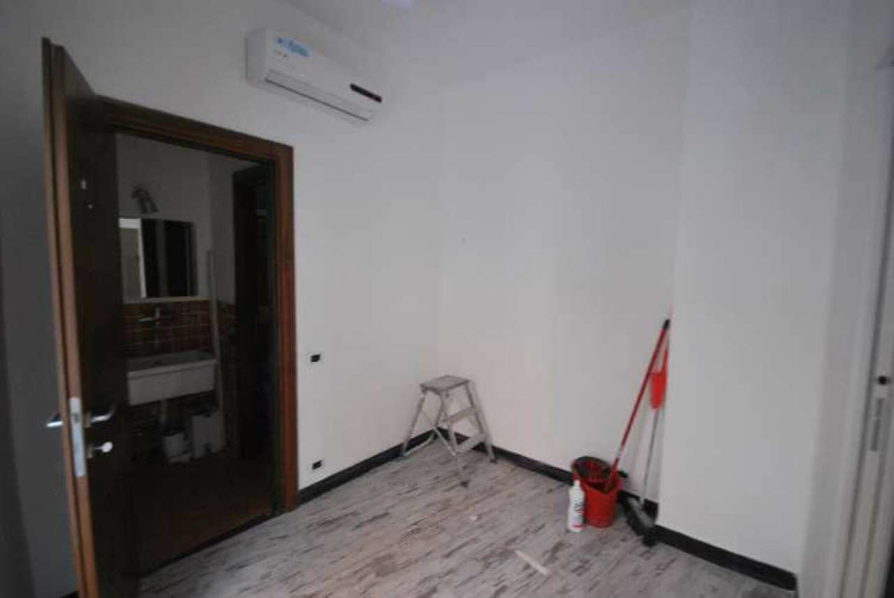 Negozio - Loc.Com. GENOVA vendita  CENTRO STORICO SALITA DEL PRIONE Immobiliare Pugliese S.N.C.