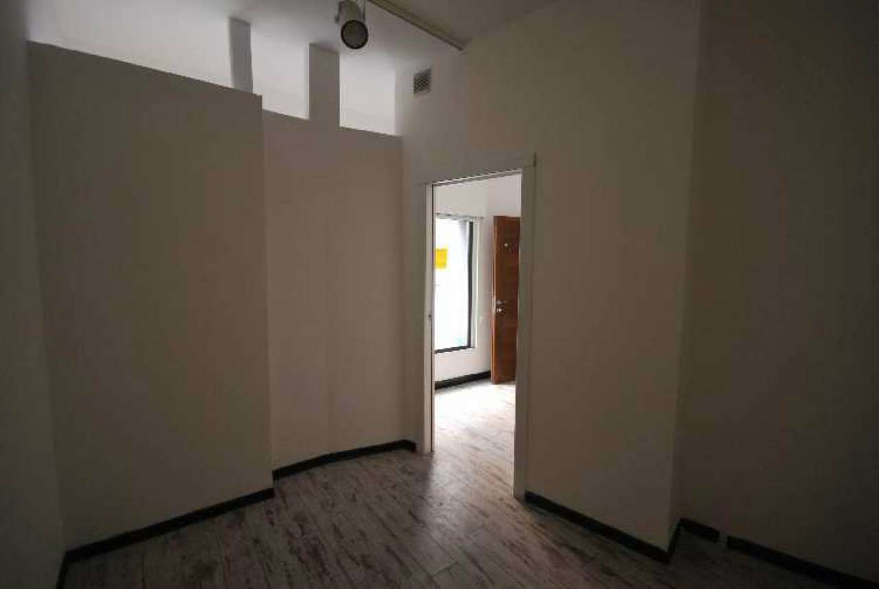 Negozio - Loc.Com. GENOVA vendita  CENTRO STORICO SALITA DEL PRIONE Immobiliare Pugliese S.N.C.