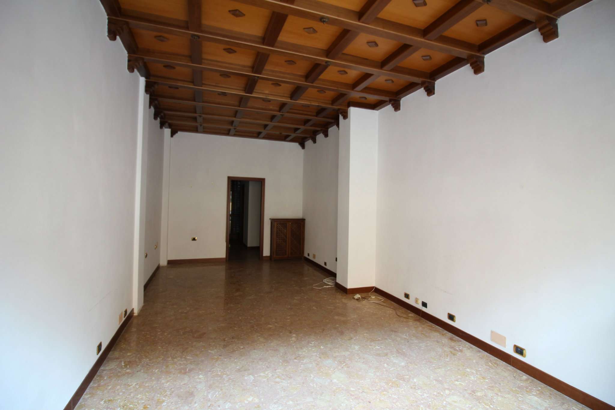 Negozio - Loc.Com. VERCELLI affitto    DOMOTICASA IMMOBILIARE