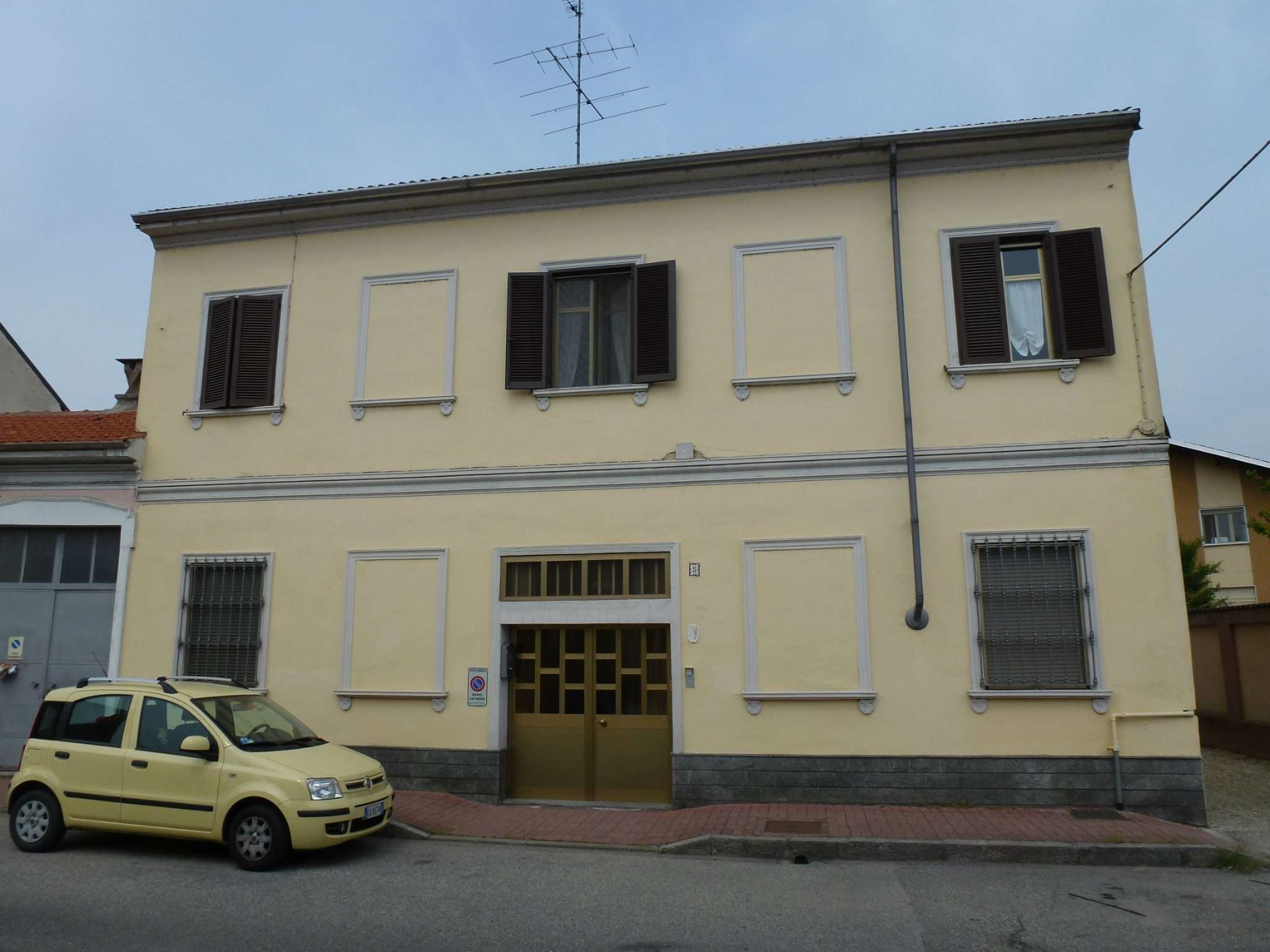 Villa Affiancata - Schiera VERCELLI vendita   via vicenza DOMOTICASA IMMOBILIARE