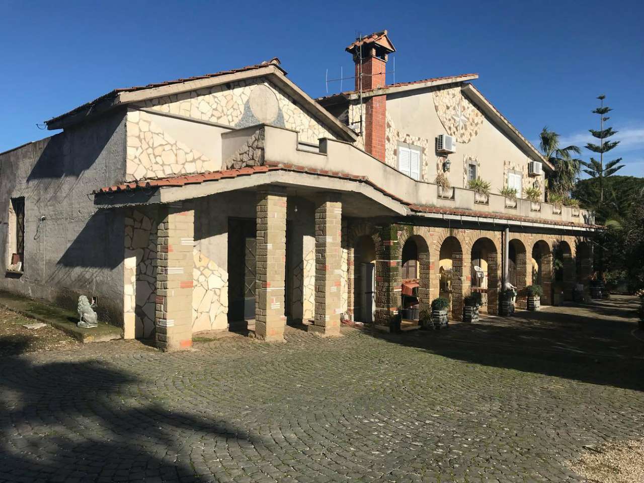 Villa Trifamiliare VELLETRI vendita   Via Appia Sud Fc Motors Srl