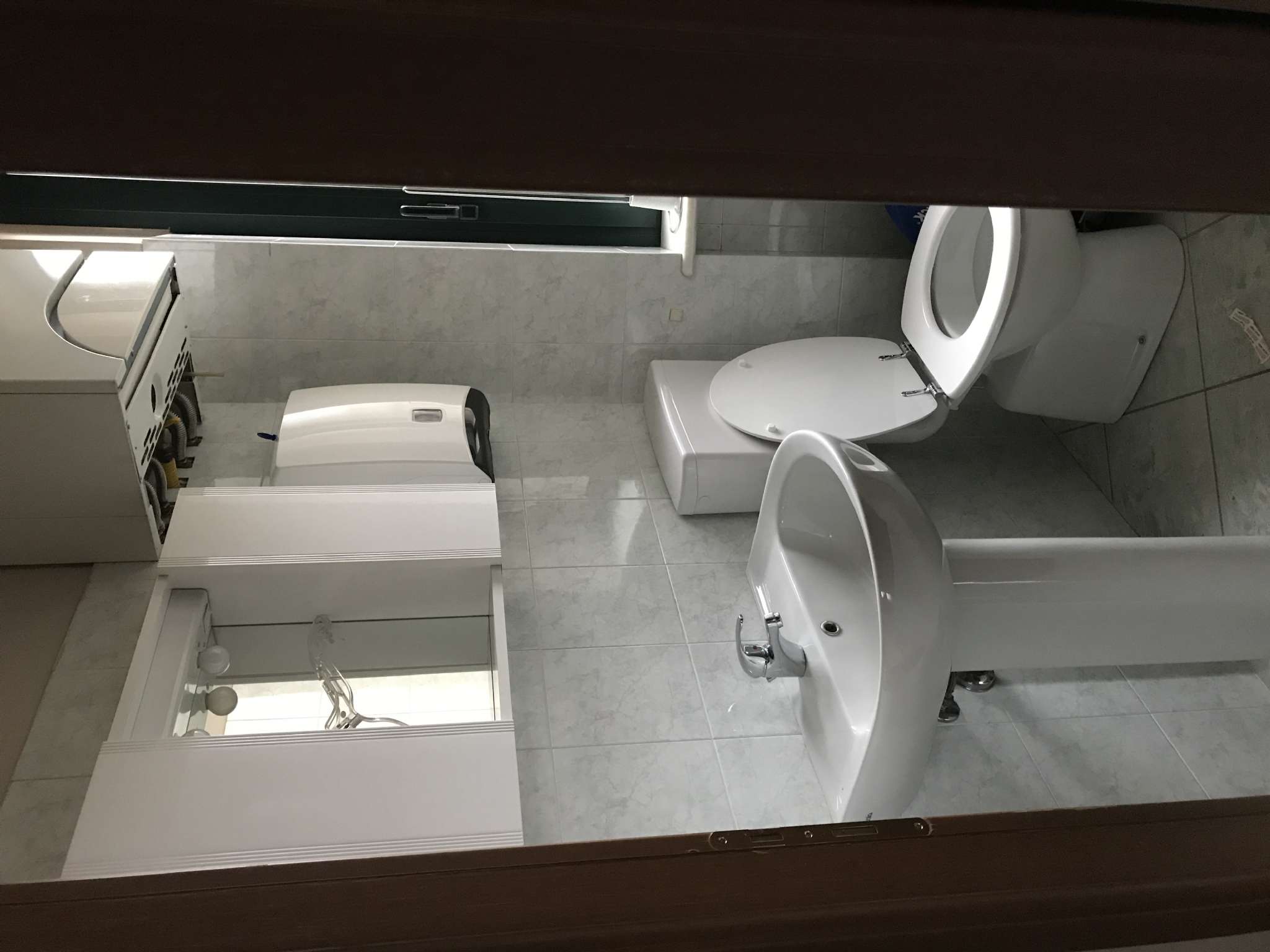 Negozio - Loc.Com. ALESSANDRIA affitto   via genova AGENZIA IMMOBILIARE PISTARA'