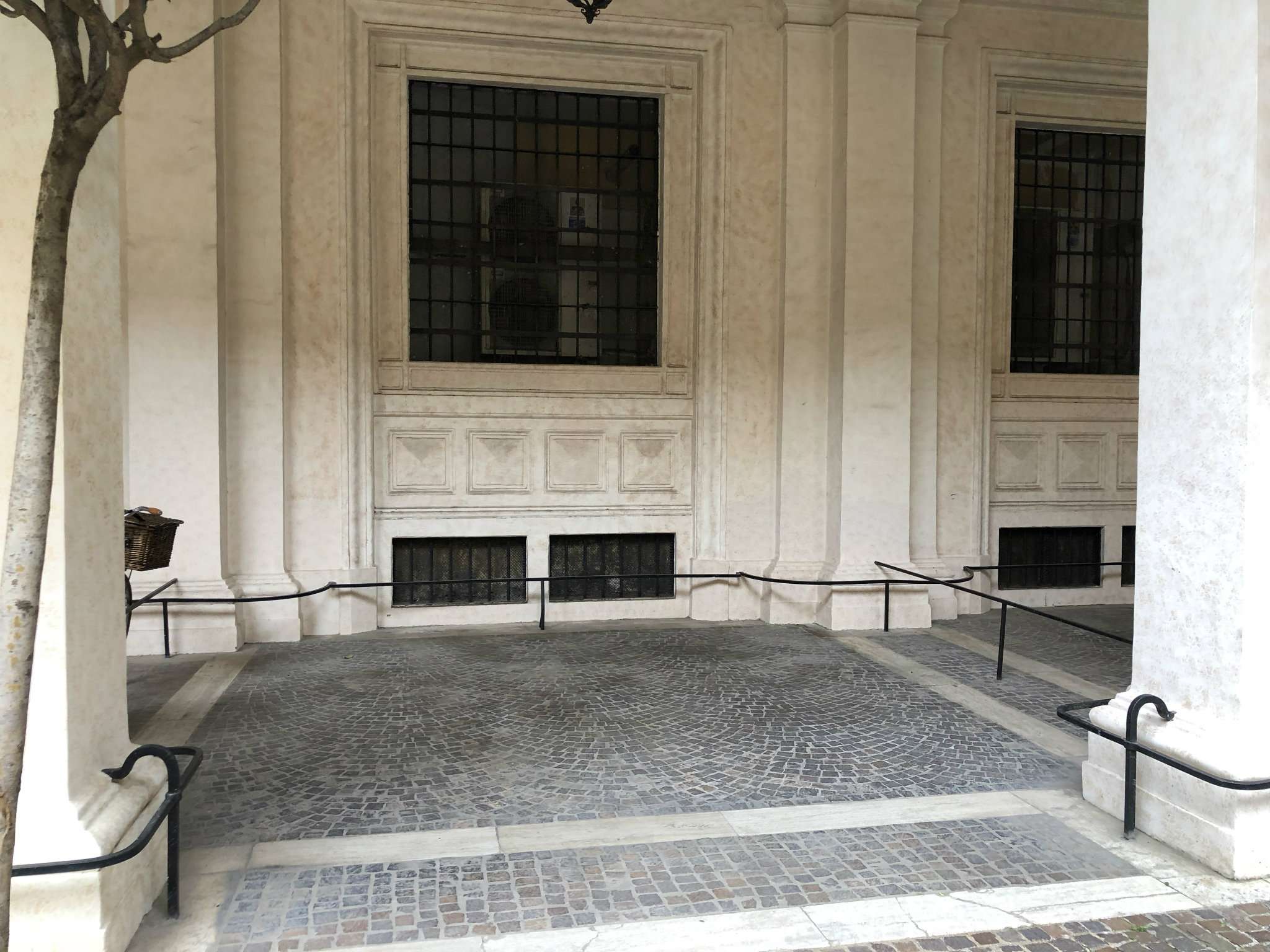  roma affitto quart: centro storico gregoriana-immobiliare