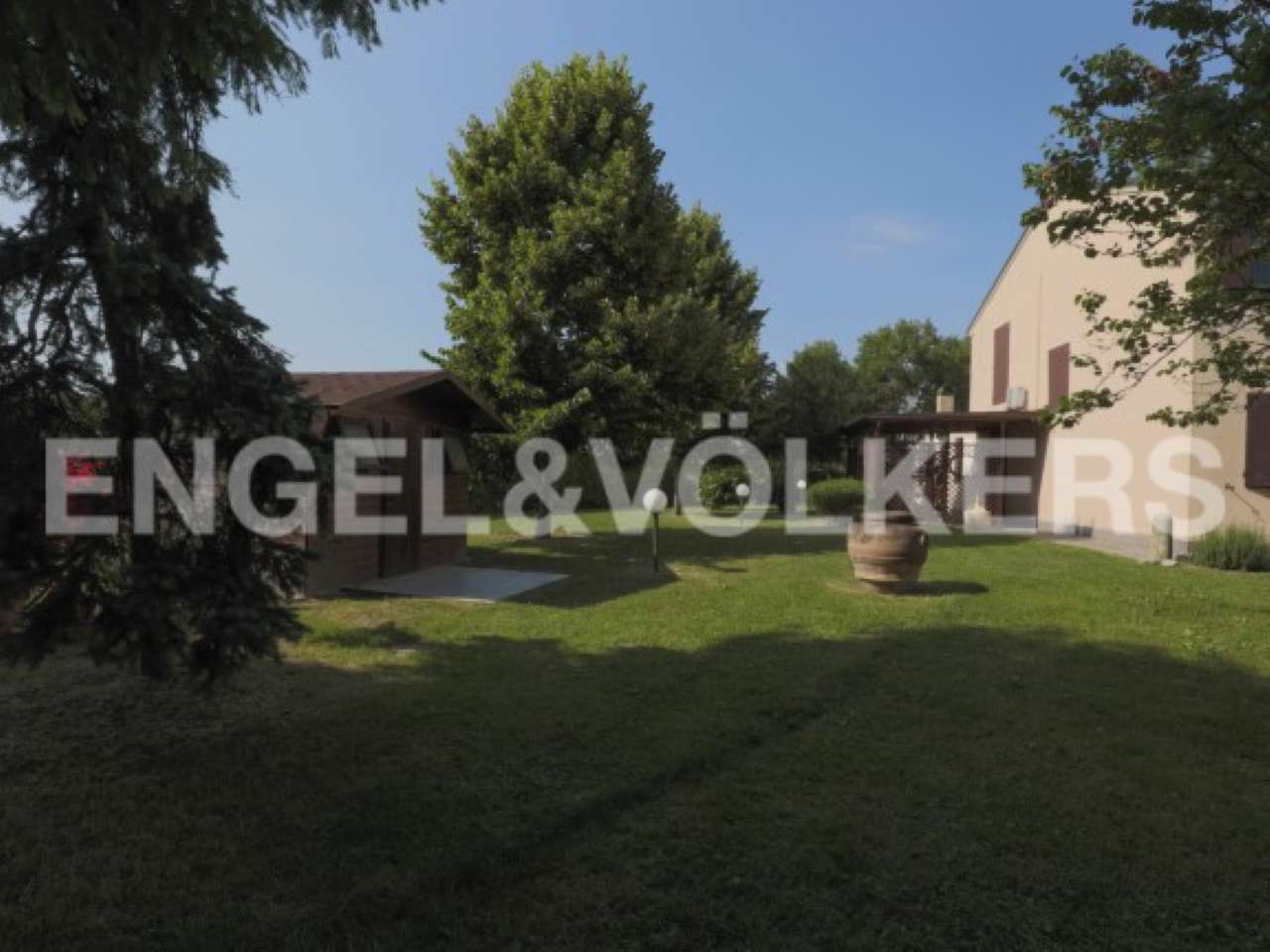 Villa Unifamiliare - Indipendente FERRARA vendita  FRANCOLINO  Engel & Völkers Ferrara