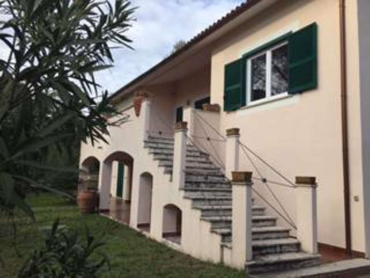 Villa CASTELNUOVO DI PORTO vendita    CLUB MEDICI IMMOBILIARE CASEDOC SRL