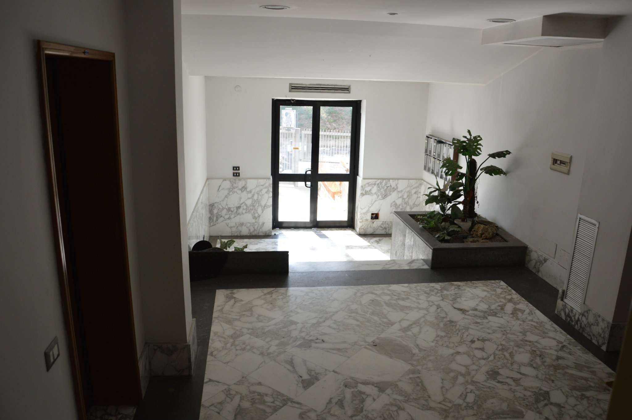 Ufficio - Loc.Com. CASORIA vendita    CLUB MEDICI IMMOBILIARE CASEDOC SRL