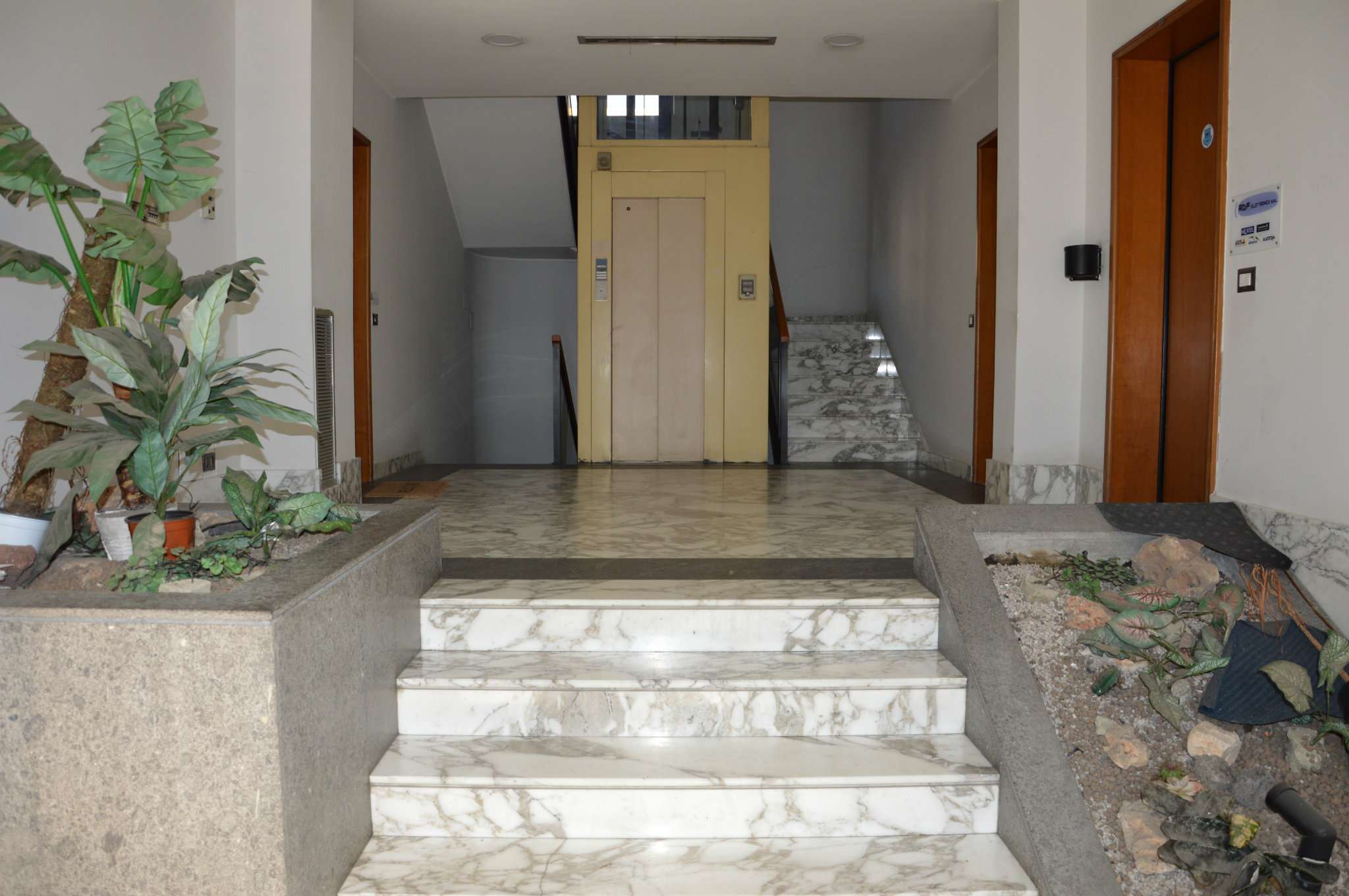 Ufficio - Loc.Com. CASORIA vendita    CLUB MEDICI IMMOBILIARE CASEDOC SRL