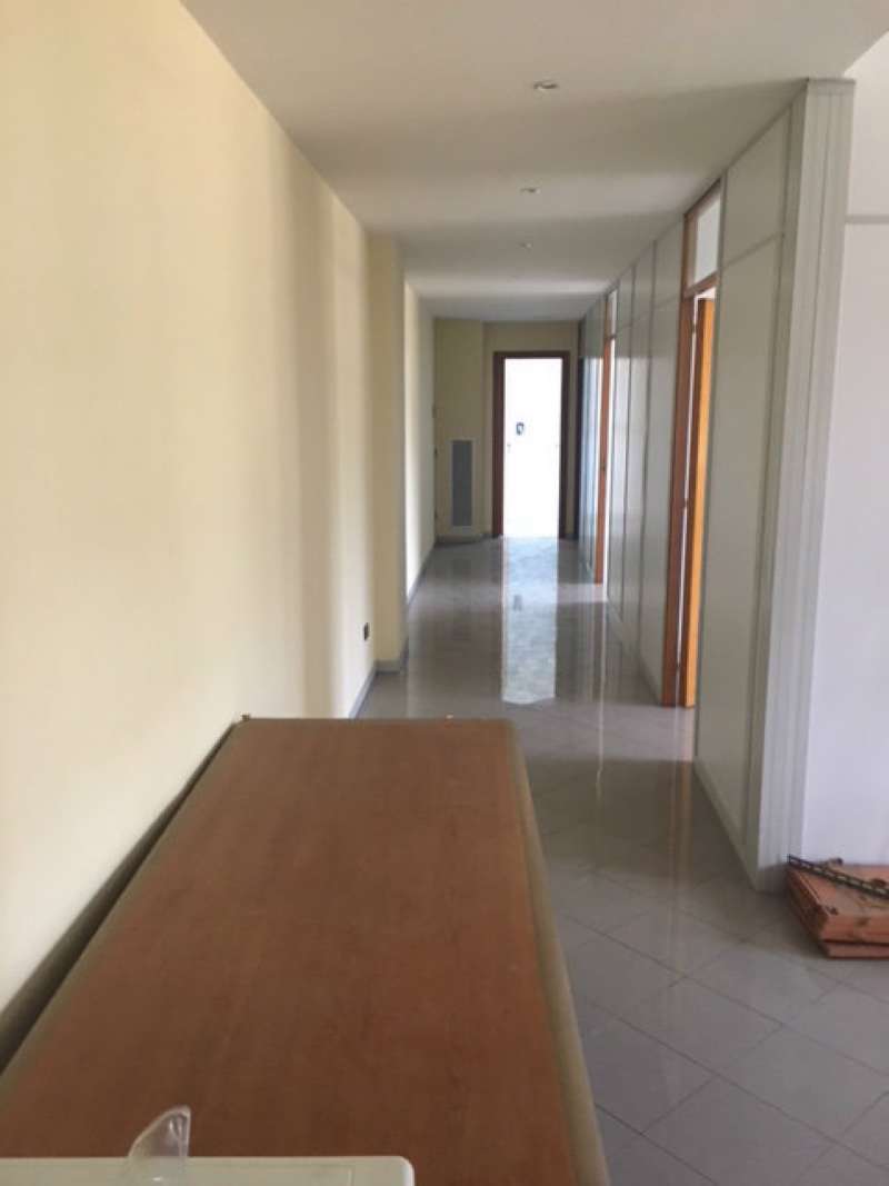 Ufficio - Loc.Com. CASORIA vendita    CLUB MEDICI IMMOBILIARE CASEDOC SRL